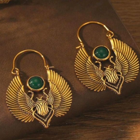 GREEN ONYX BRASS SCARAB EARRINGS - EGYPTIAN RALISMAN INSECT JEWELRY - Picture 3 of 4
